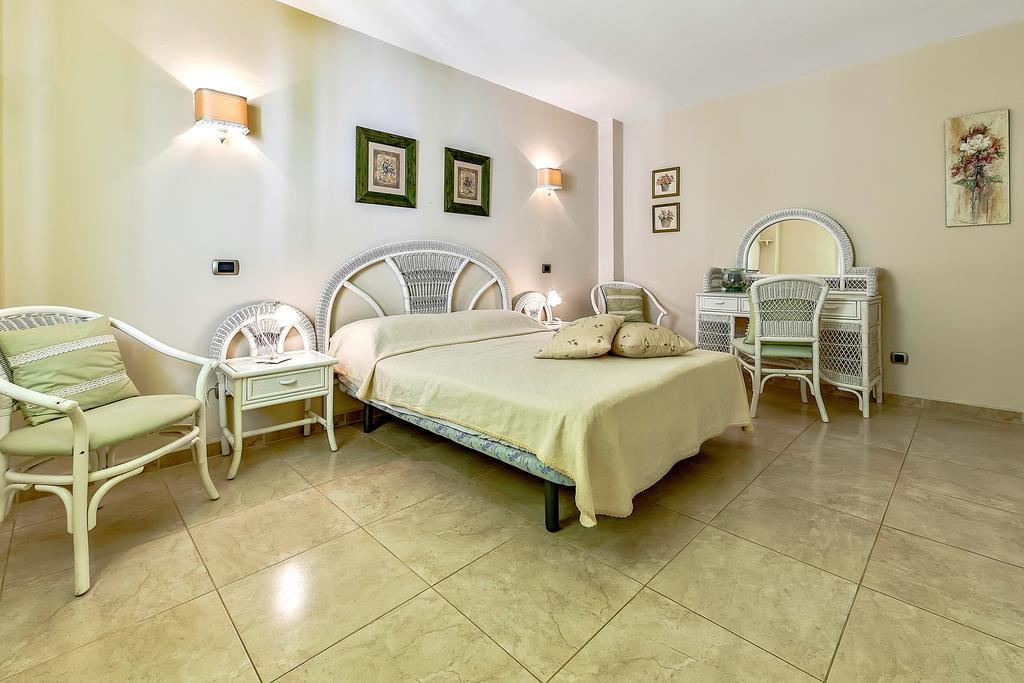 Apartment Sunset Harbour Адехе Екстериор снимка